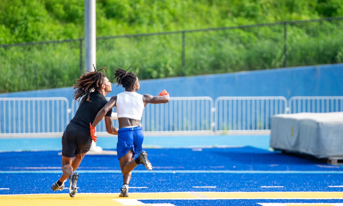 Rhsathletics1's tweet photo. We got some good work in today. 7 on 7 vs Wakulla. 💙💛🏈 #relentless #southsideup #onenationraidernation #family https://t.co/AihG0O3Bal