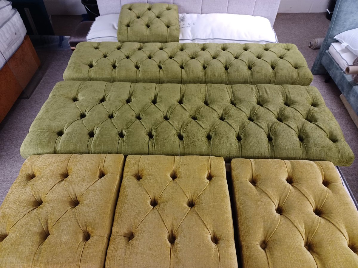 Bespoke made Bench seat cushions with Stool tops, made to the customers specification.
Upholstered is a Wemyss Seekers fabric from the Panaro collection colour wave Lizard and Corn.

Loving that deep buttoning 😍

Wemyss Fabrics