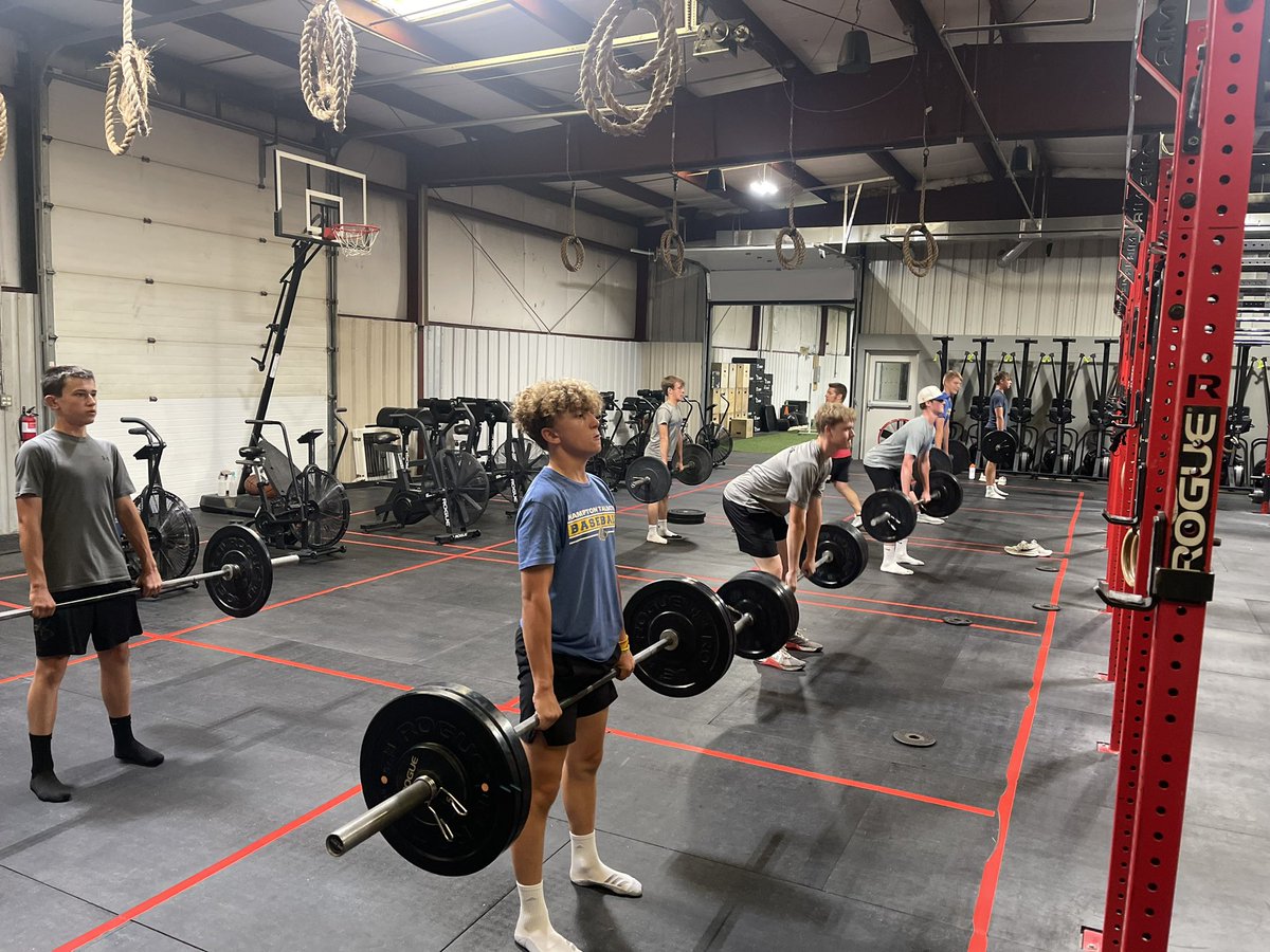 Some Talbots getting 💪 this morning with Coach <a href="/jcordz14/">Jedd Cordisco</a> 🐾⚾️