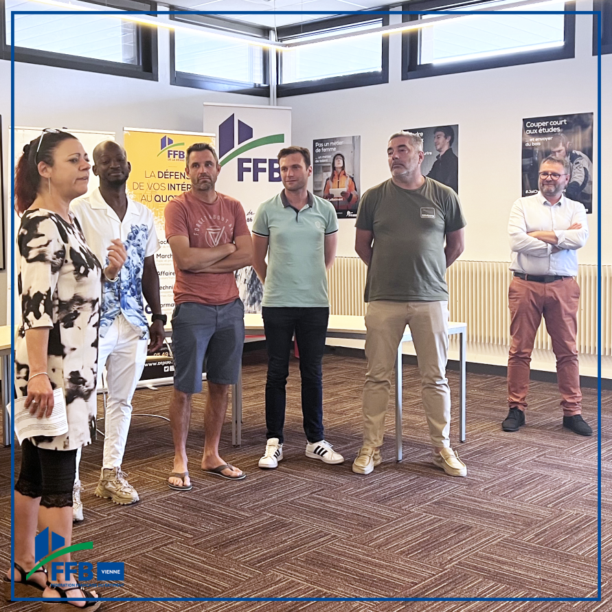FFB_86's tweet photo. Le mois dernier, nous avons réunis des apprentis du secteur du bâtiment et leurs tuteurs pour récompenser ces jeunes pour leur engagement et pour les remercier de leu implication. 

#ffb #ffbvienne #vienne #apprentisbtp #cfabtp #btp #metiersbatiment #jaichoisilebatiment https://t.co/qOXcIBdq6G