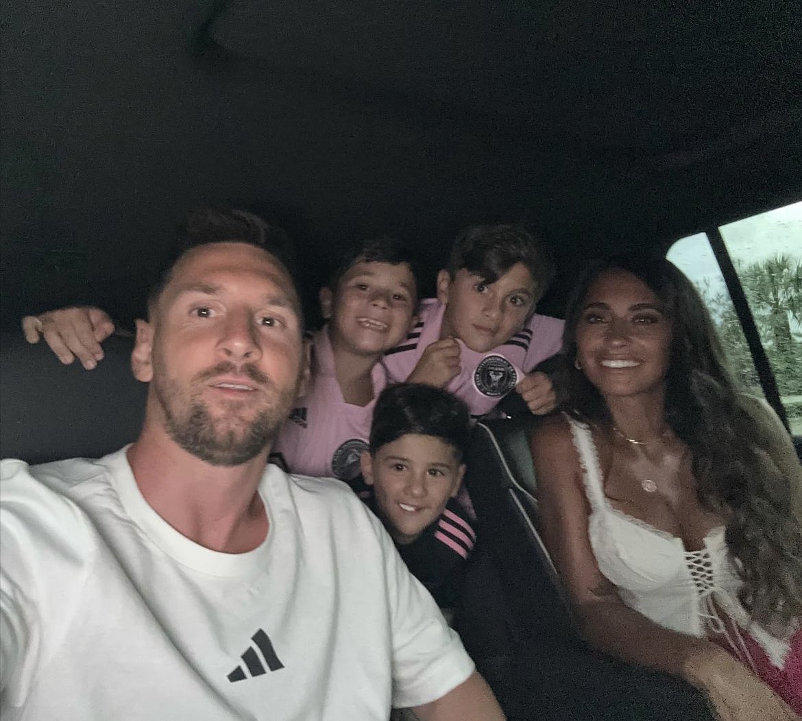 FcbxSam's tweet photo. crazy how Messi never replies back to anyone no matter how much they criticize him, he just does his own thing and this is exactly why we all adore him. https://t.co/TE89lmzseU