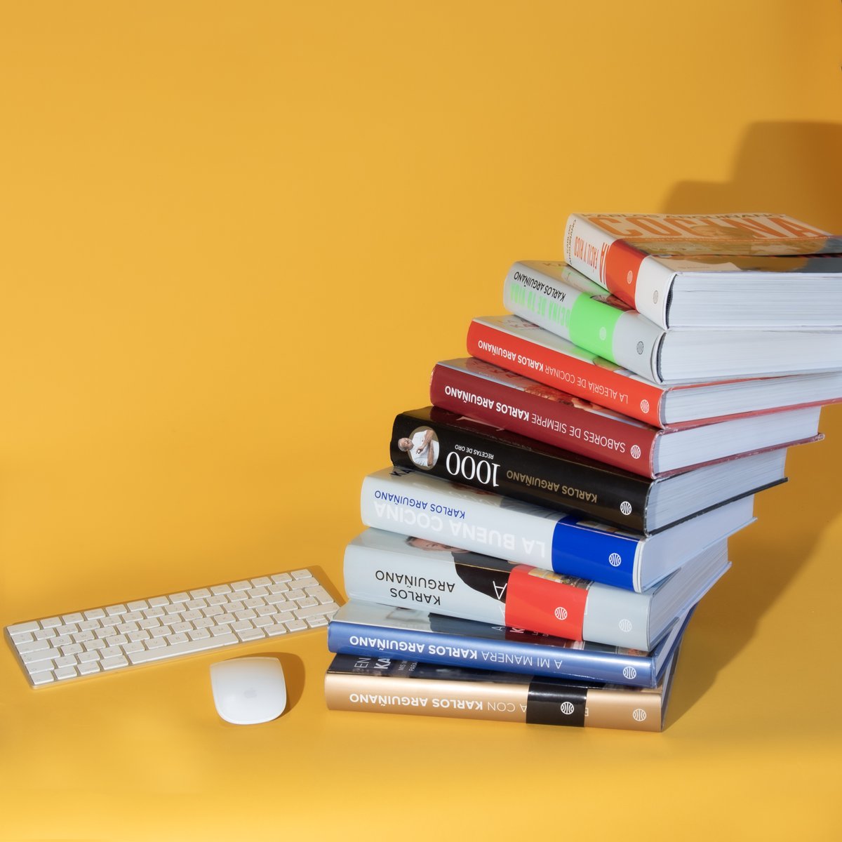 BurmanComunica's tweet photo. Burman Comunicación maquetamos el libro de @karguinano publicado por @editorialplaneta cada año.

Este es el décimo libro que desde la agencia trabajamos con el objetivo de ofrecer siempre el mejor resultado posible.
.
.
.
#maquetacion #planetadelibros #marketingdigital https://t.co/2x8j53enxB