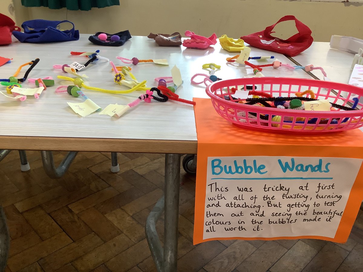 hogarth_the's tweet photo. Reception made a wonderful beach kit for our #DT #exhibition #BubbleWands #BeachBags #fan #kite @W4 #Chiswick https://t.co/ToDYK3Cbwi