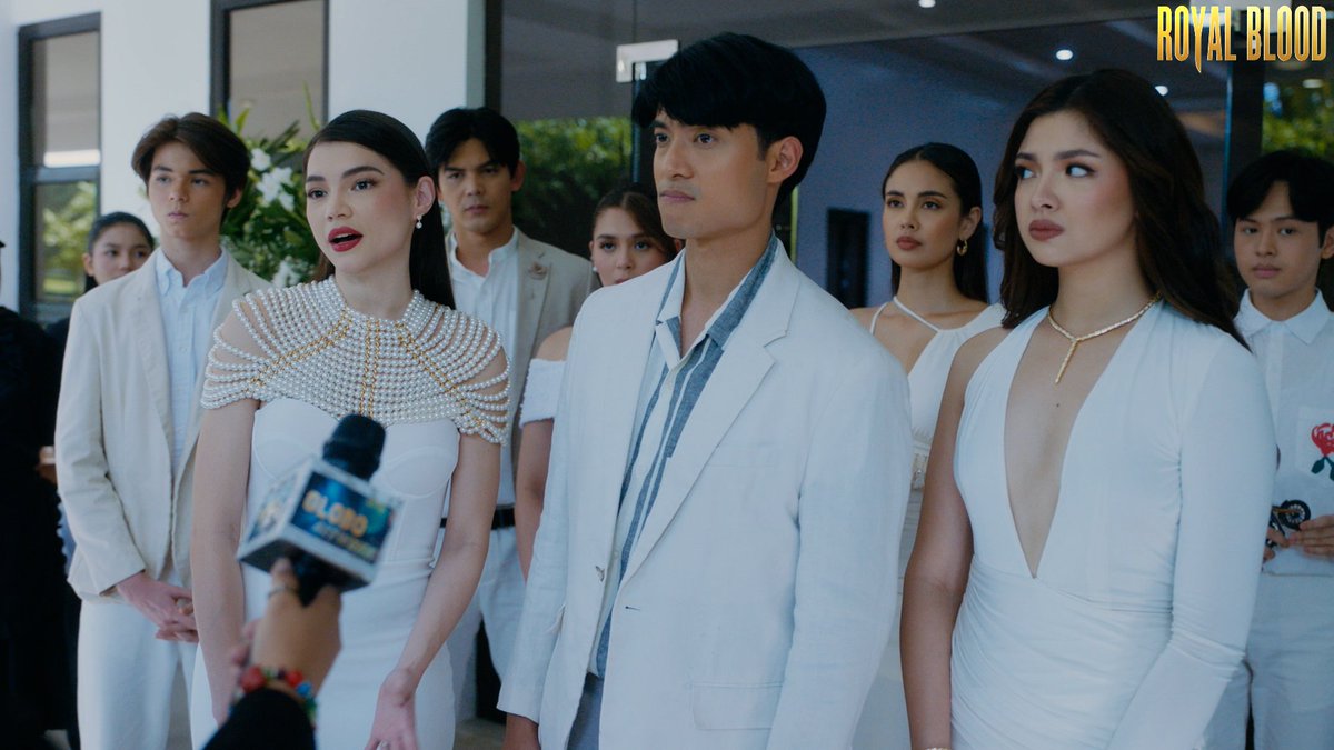 GMADrama's tweet photo. PAAAK! Lamay o fashion show?! Iba talaga pag mayayaman ano?
#RBOutcasts #RoyalBlood https://t.co/d8KJsU5FkI