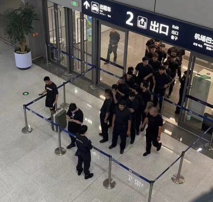 mlsshss's tweet photo. JYPE PROTECT YOUR ARTISTS
That’s the only JOB that we wants you to do it… do you understand? 😡

#ProtectStrayKids 
#JYPEPROTECTSKZ 
@jypnation @stay_support https://t.co/Gg0m6eORaq