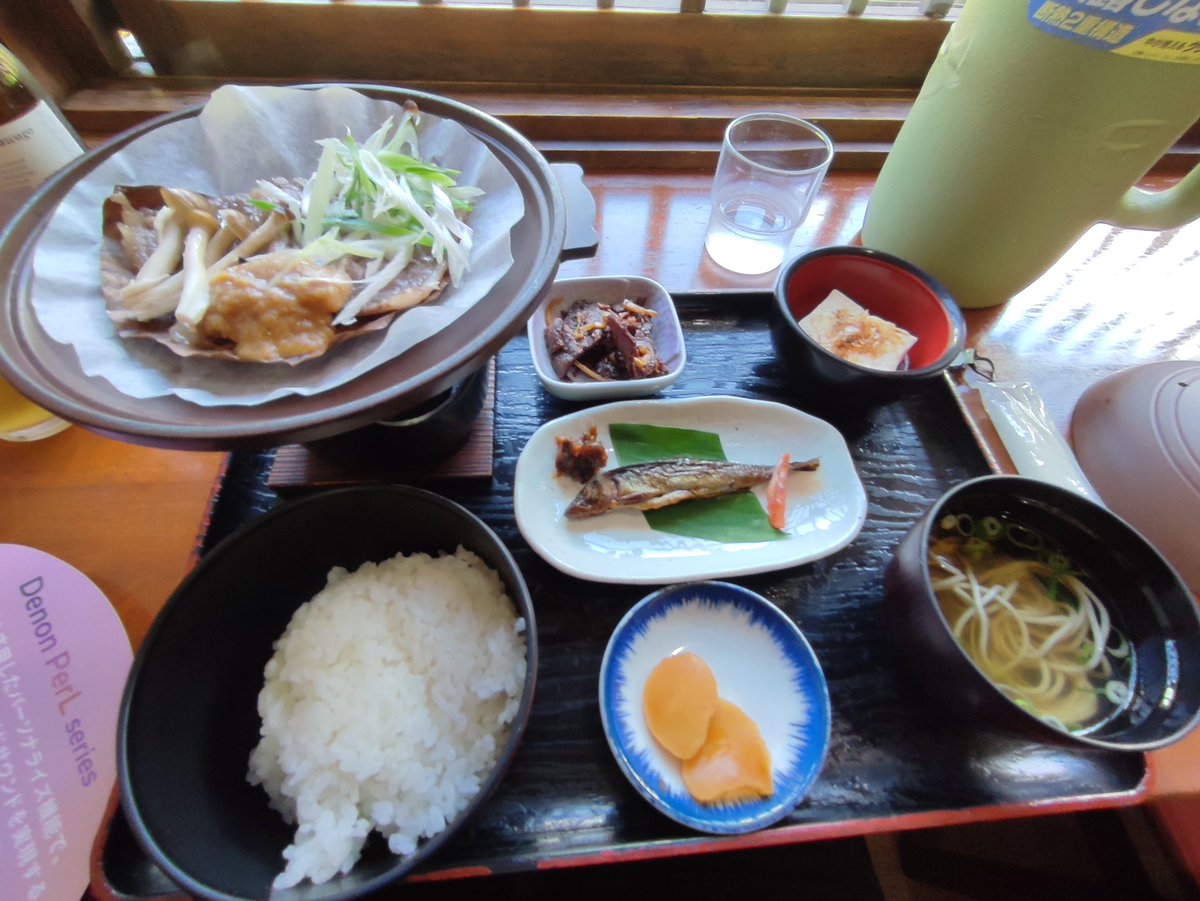 白川郷行ってきた！！
めっちゃ暑くて日焼けとか汗とか凄かったけど、食べ物美味しいし景色は綺麗だしで行ってよかった！！