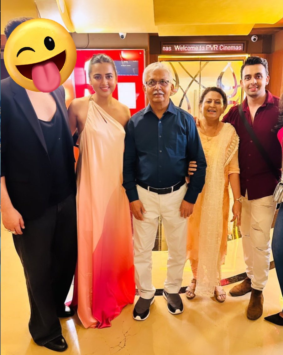 TEJASSWI_15's tweet photo. "EVIL EYES OFF TEJU'S FAMILY"
May all negative soul be removed from their life. Especially cheater soul should be removed as soon as possible.
#tejasswiprakash #tejatroops #tejran https://t.co/uOJTTt6L8W