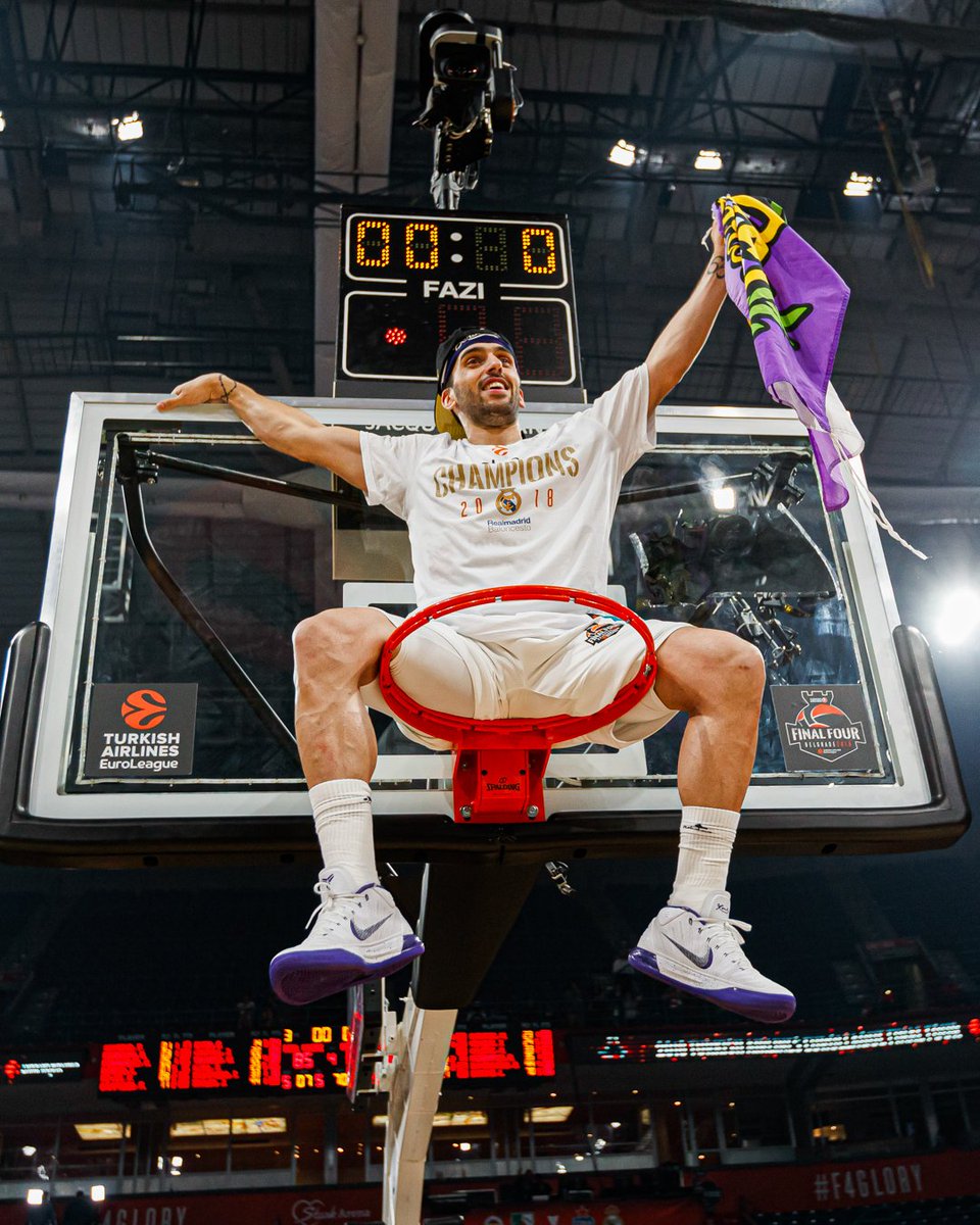 Info_Real_'s tweet photo. ✅✍️🚨 OFFICIAL 🚨 Facu Campazzo es nuevo jugador del Real Madrid Basket el base argentino vuelve al Club Blanco despues de su paso por la NBA y su paso leve por el Estrella roja .

Bienvenido a casa otra vez 💜🤍🏀. https://t.co/sjMj784N2m