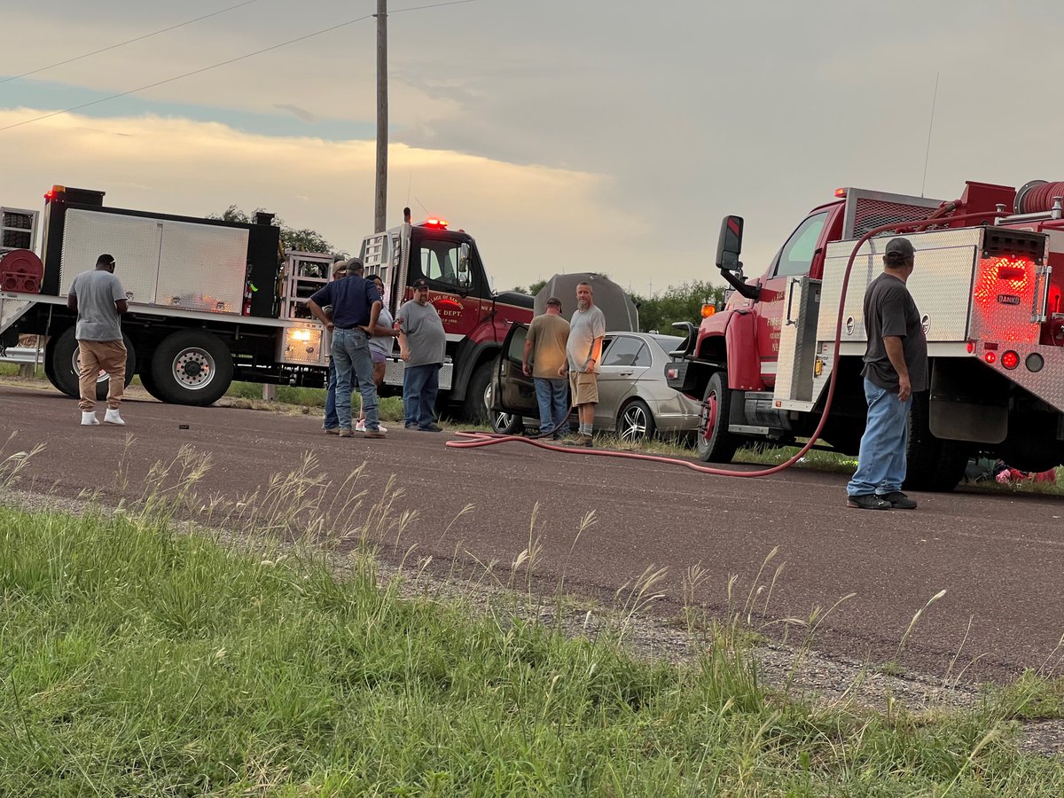 ExoGroupLLC's tweet photo. Friday, returning home after a long day…
The Exo team passed a couple waving for help - their car engulfed in flames. They sprang into action and swiftly extinguished the flames, preventing a catastrophe.
Thank you:
Nathan Cashin
Carlos Perry II
Mike Snead https://t.co/UO4VzWJHwt