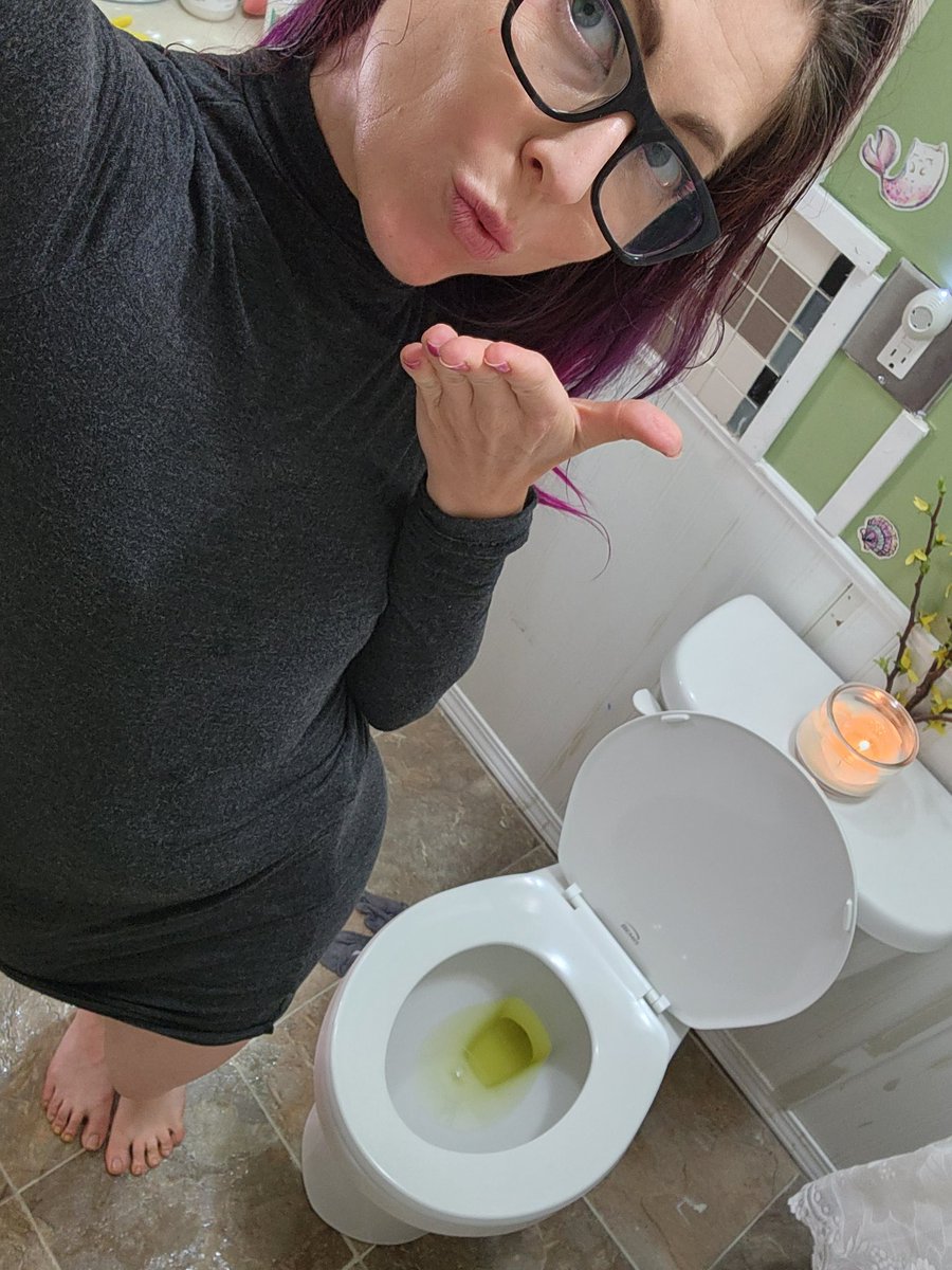 Nerdy FAERY🔞 on Twitter "Happy Toilet Tuesday 🚽💋💦 https //pornhub