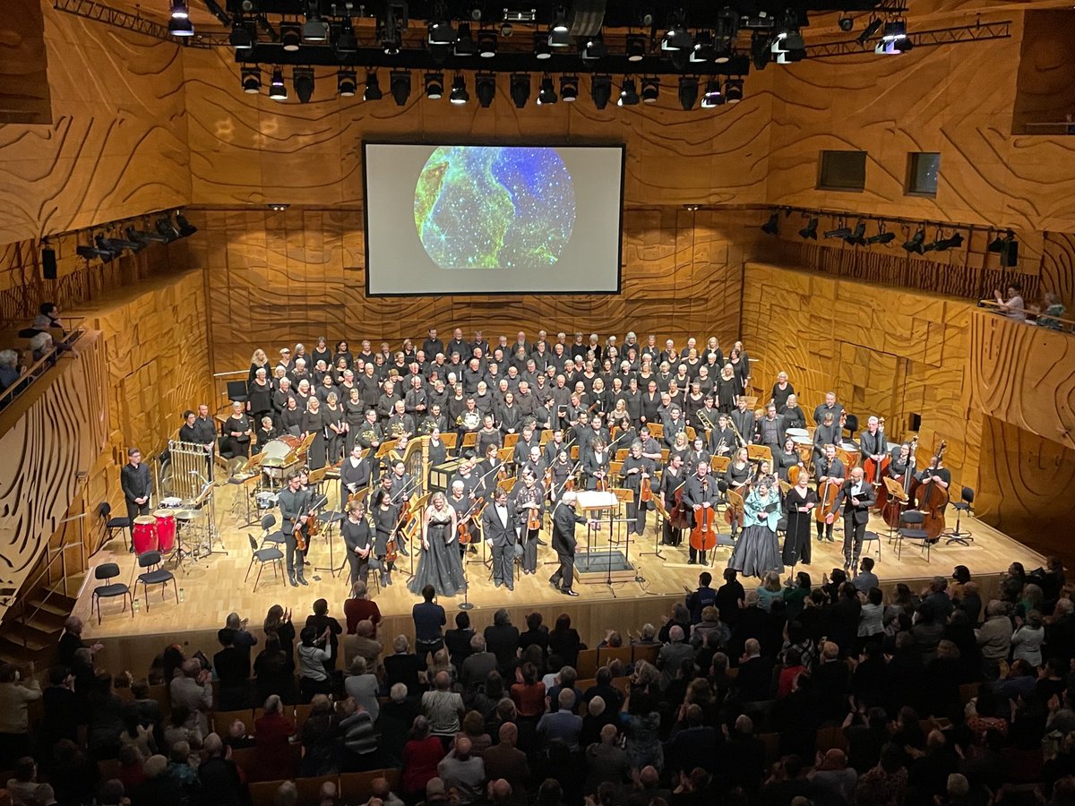 International Congress of Genetics 2023 (@genetics2023) on Twitter photo A standing ovation as a finale to the world premiere of the oratorio ‘Origins’, co-written by the incredible <a href="/ProfJennyGraves/">Jenny Graves</a>. Stunning visuals from @drewberryIV. So proud to have this event in the public program of #icg2023. Congratulations <a href="/HeidelbergChoir/">Heidelberg Choral Society</a> A standing ovation as a finale to the world premiere of the oratorio ‘Origins’, co-written by the incredible <a href="/ProfJennyGraves/">Jenny Graves</a>. Stunning visuals from @drewberryIV. So proud to have this event in the public program of #icg2023. Congratulations <a href="/HeidelbergChoir/">Heidelberg Choral Society</a>
