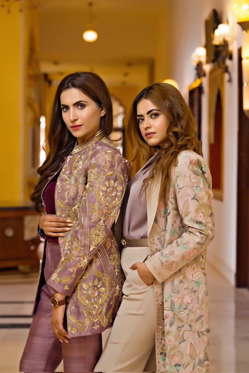 drnimratkahlon's tweet image. Simi &amp;amp; I were face of my Power Suit campaign at grand Indian Palace Hotel Noor Mahal, Karnal in 2021.