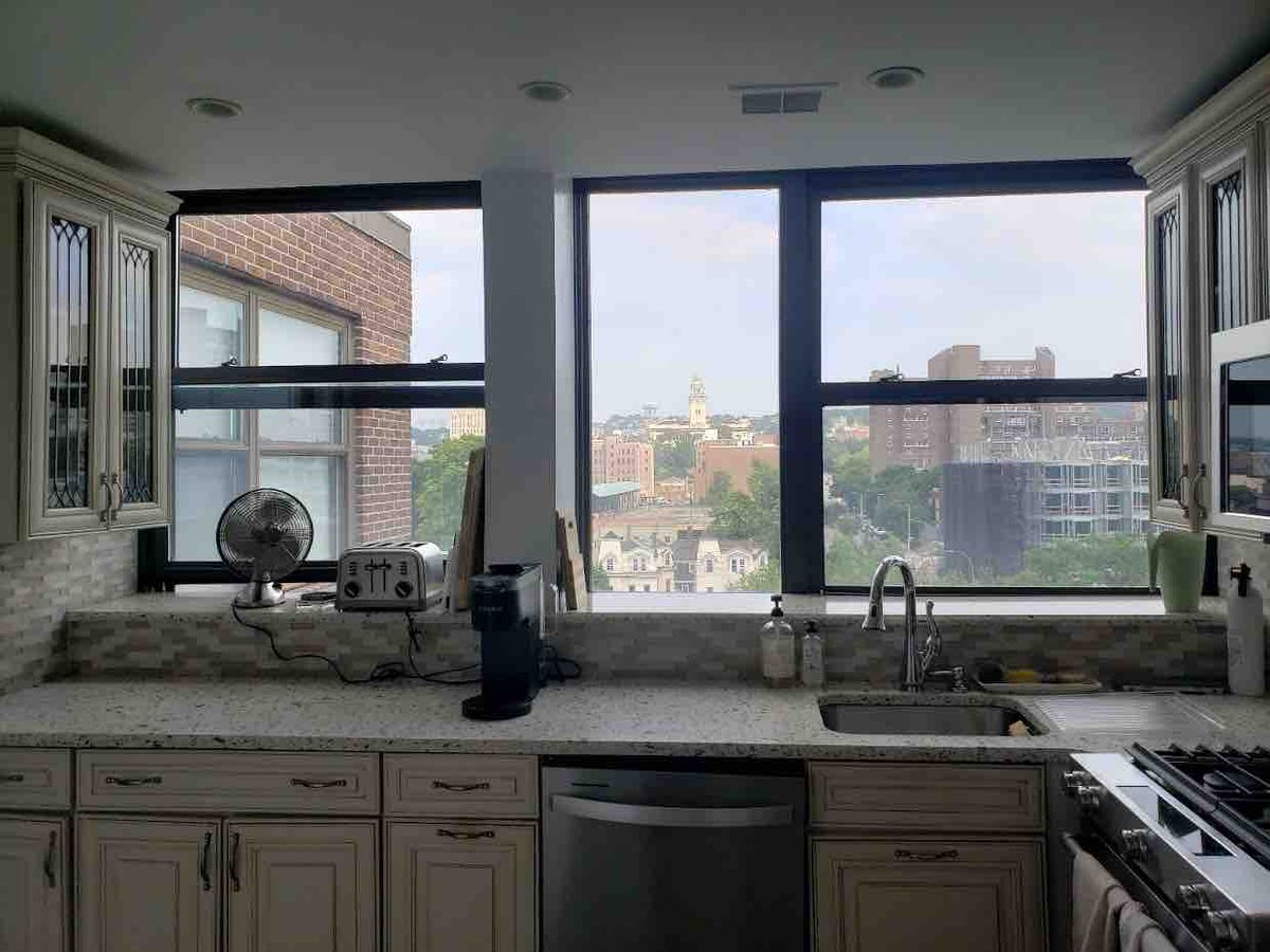 getLayr's tweet image. We ❤️ our customers, especially the ones who leave 5️⃣⭐️ reviews!  Check out the views from this great condo.  3M Prestige 70 reduces heat and improves comfort with no change in view 👀 #layr #yonkers #newyork #review #socialmedia #socialproof