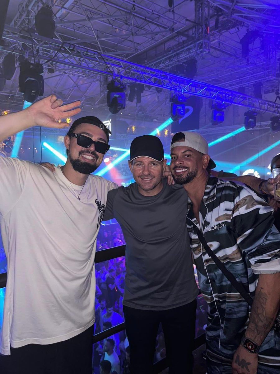 Rave Footage tweet media