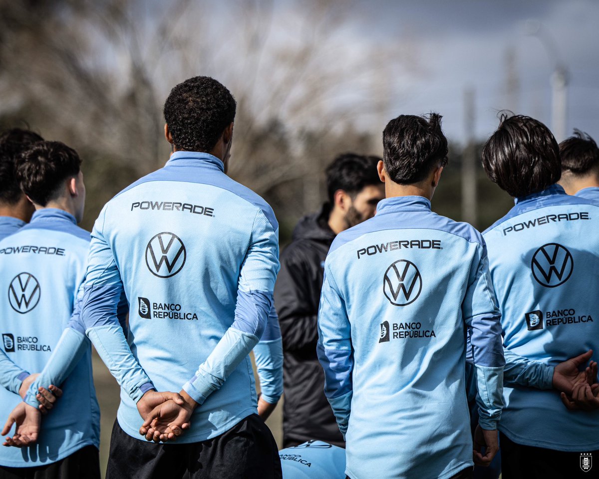 👀 𝐄𝐬 𝐦𝐚𝐫𝐭𝐞𝐬, 𝐞𝐬 𝐟𝐞𝐫𝐢𝐚𝐝𝐨…

Pero la 𝘀𝘂𝗯-𝟭𝟱 tiene un Sudamericano que jugar y una preparación en marcha. 

#ElEquipoQueNosUne