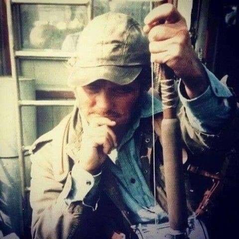 thedailyjaws's tweet photo. What is Quint thinking? 🤔🤔🤔#WrongAnswersOnly #JAWS https://t.co/j5PgyiOihp