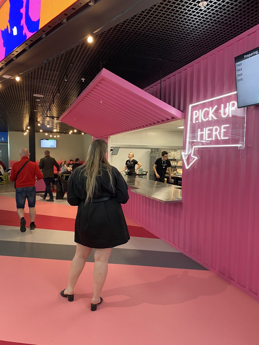 DublinAirport's tweet photo. Forks at the ready! “The Mezz” is now open in Terminal 2 @ Dublin Airport - an exciting new street food unit serving delicious food from 6 great outlets including @CamileThai, Handsome Burger, Ancho Hancho, Erin’s Kitchen &amp; @BadgerAndDodo. 🌯 🍔 ☕️ 🍺 🍛 

https://t.co/0L0oaqPiIV https://t.co/kclC3FLfW5