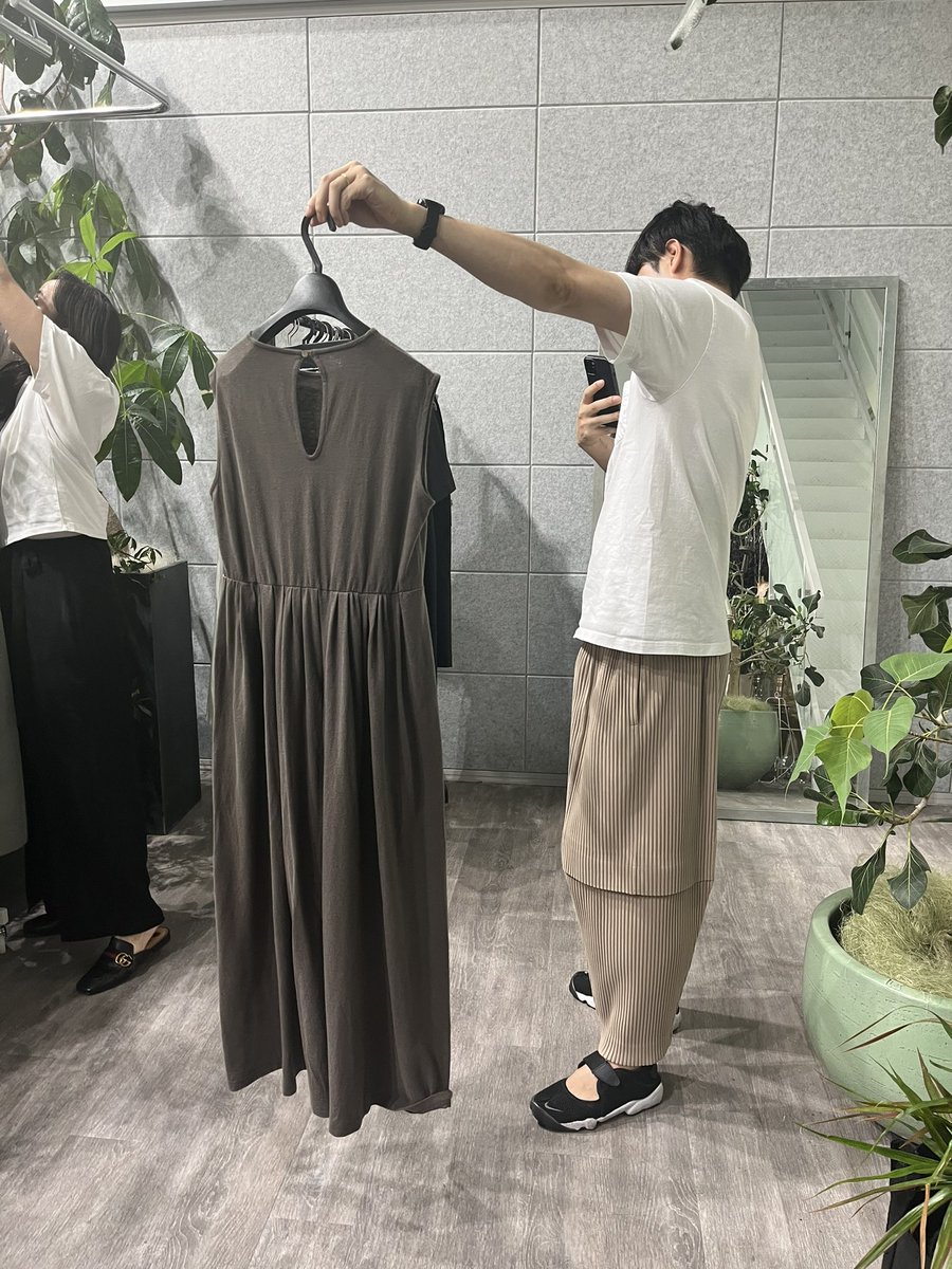 お仕事3本目終了。
とっても可愛いお洋服達でした。
#撮影