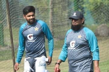 HuzaifaKhan021's tweet photo. Aus k khilaf home test series me Saud ko bench krwaya saud ki jagah Iftikhar Ahmed or Faheem Ashraf ko khilaya gya agr waha galti na krte to shyd nataij different hty , Saud k 3 saal zaya keay gae h https://t.co/kEhjizKM2c
