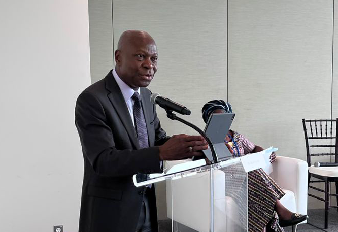 GilbertFHoungbo's tweet photo. 7 years ago, we adopted the #ParisAgreement.
7 years remain before the expiration of the #GlobalGoals.
 
Yet, we are not even halfway there.

Today at the #HLPF, I recall the urgent need for action to advance just transition as imperative to achieving climate and social justice. https://t.co/3ebJoF5Bwb