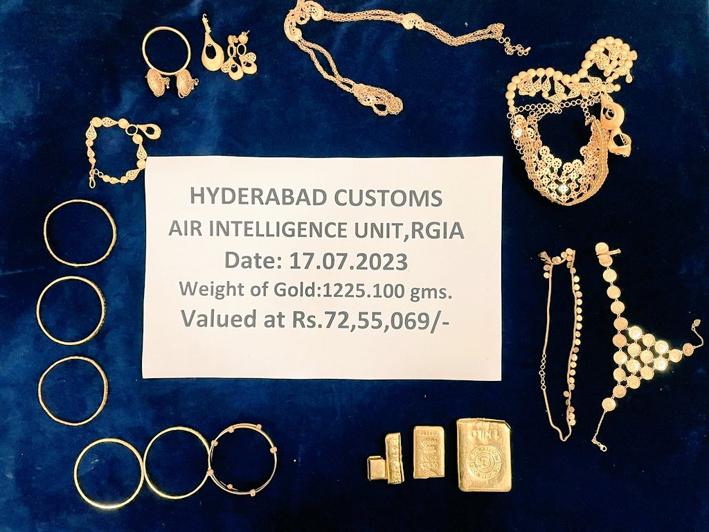 hydcus's tweet photo. On the basis of pax profiling and surveillance, @hydcus has seized 1.725 kgs of smuggled #gold valued at Rs. 1.03 Crores in 2 different cases, on 17.07.2023. Further investigation under progress. @cbic_india @cgstcushyd https://t.co/cqtYlCVEfX