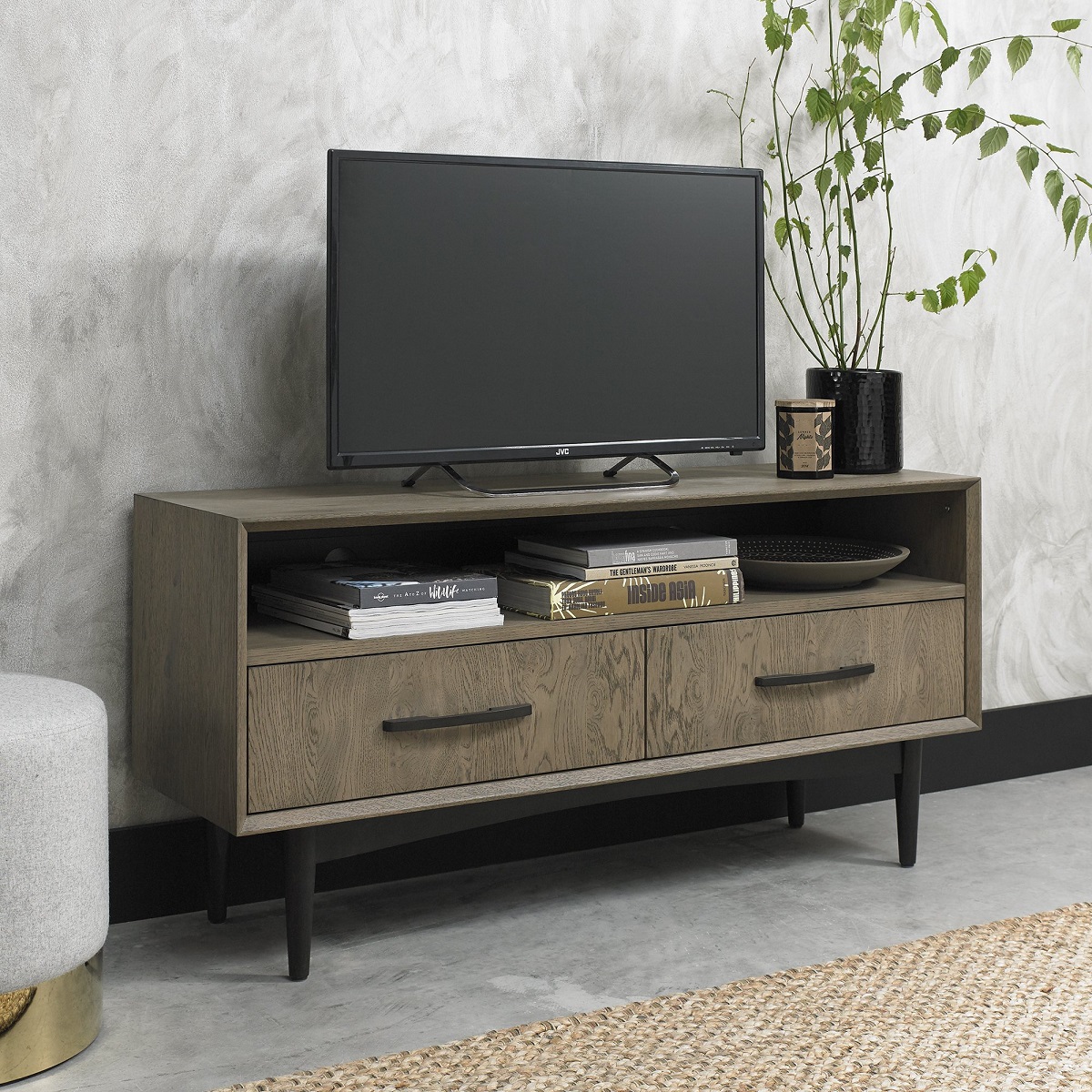 OakFurnitureCo's tweet image. If you love the retro, mid-century styling of Scandi-inspired furniture, this Vintage Weathered Oak and Peppercorn #TV Entertainment Unit will be right up your street.👌

For full specifications tap the link. 👇
oakfurnitureuk.com/vintage-weathe…
-
-
#tvunit #tvcabinet #tvstand #tvtable