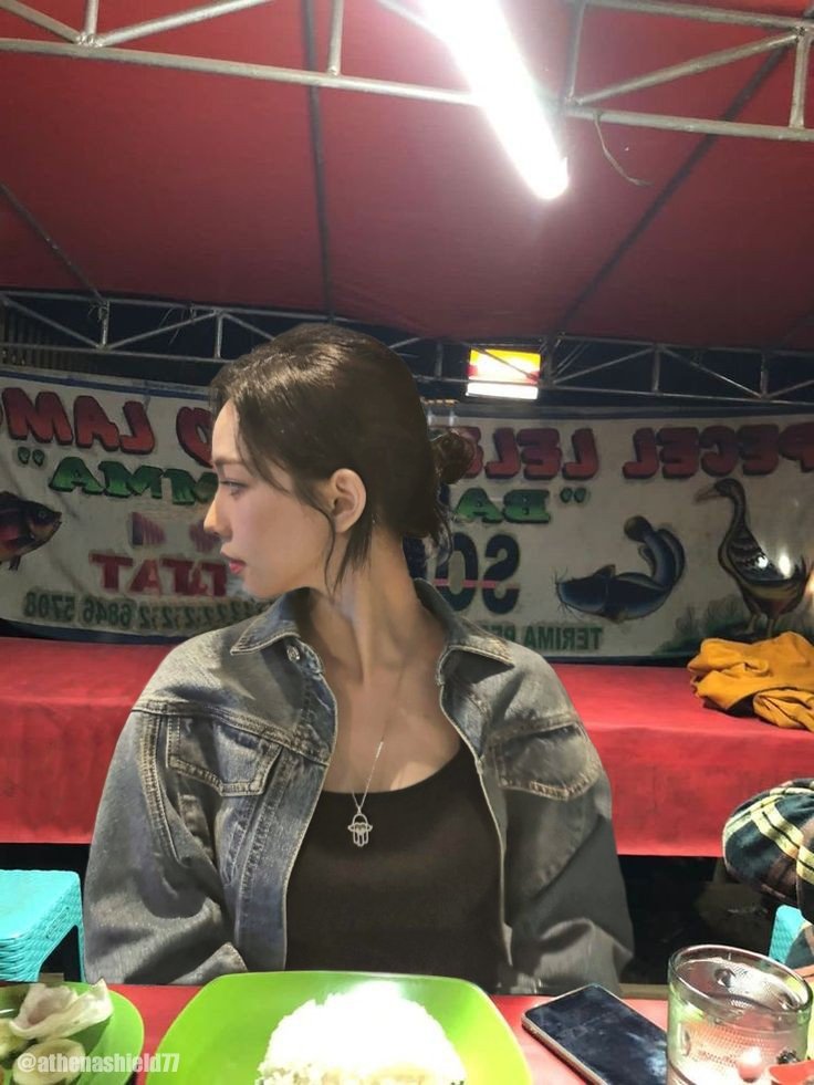 Happy 1st anniversary partner in crime 💕 <a href="/KARlNNAYOO/">Jeanne</a> 

Wishnya udah kemaren ya, karena kamu ucapin disini jadi aku ngikut(?) juga wkwk ..

Aku sayang kamu, selalu!
Ayo sama sama yang lama, jangan ribut terus, i love u ❤️❤️❤️❤️

PS. Abis makan di pecel lele langganan