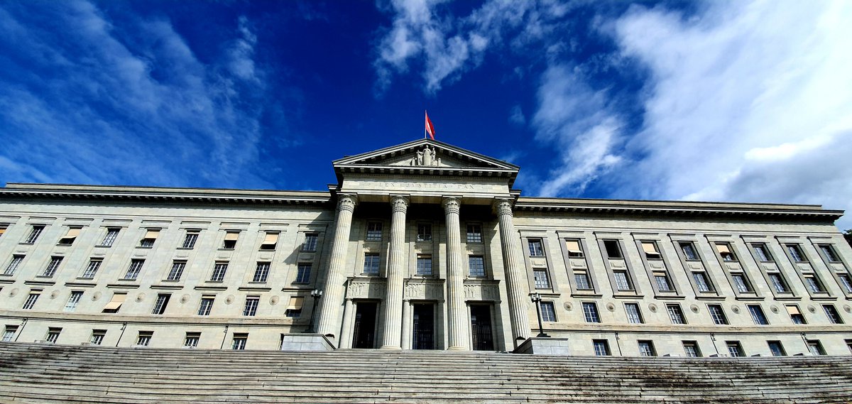 tf_CH_fr's tweet photo. Nous nous réjouissons de vous rencontrer aux Journées portes ouvertes les 2 et 3 sept. 2023 au Tribunal fédéral à #Lausanne lors du 175e anniv. de la Constitution fédérale; inscription nécessaire : https://t.co/QGyu1gMpHA
#175ansConst #PortesOuvertesTF #CH175 #démocratie #Suisse https://t.co/3LYRahpNIk
