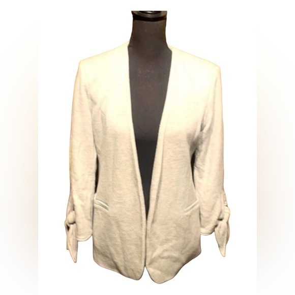 So good I had to share! Check out all the items I'm loving on <a href="/Poshmarkapp/">Poshmark</a> #poshmark #fashion #style #shopmycloset #oliviamoon: posh.mk/h8Sd9OzfxBb