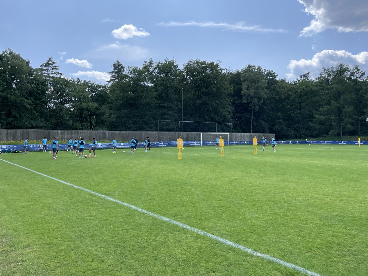 FC Eindhoven <a href="/FCEindhoven/">FC Eindhoven</a> is aangekomen op de Veluwe voor hun #trainingskamp bij Fletcher Hotel Victoria in #Hoenderloo <a href="/HotelHoenderloo/">Fletcher Hotel Hoenderloo</a> 

#fceindhoven #fletcherfootball #eindhoven #voetbal #football #keukenkampioendivisie #FCE #trainingcamp  #summercamp #kkd
