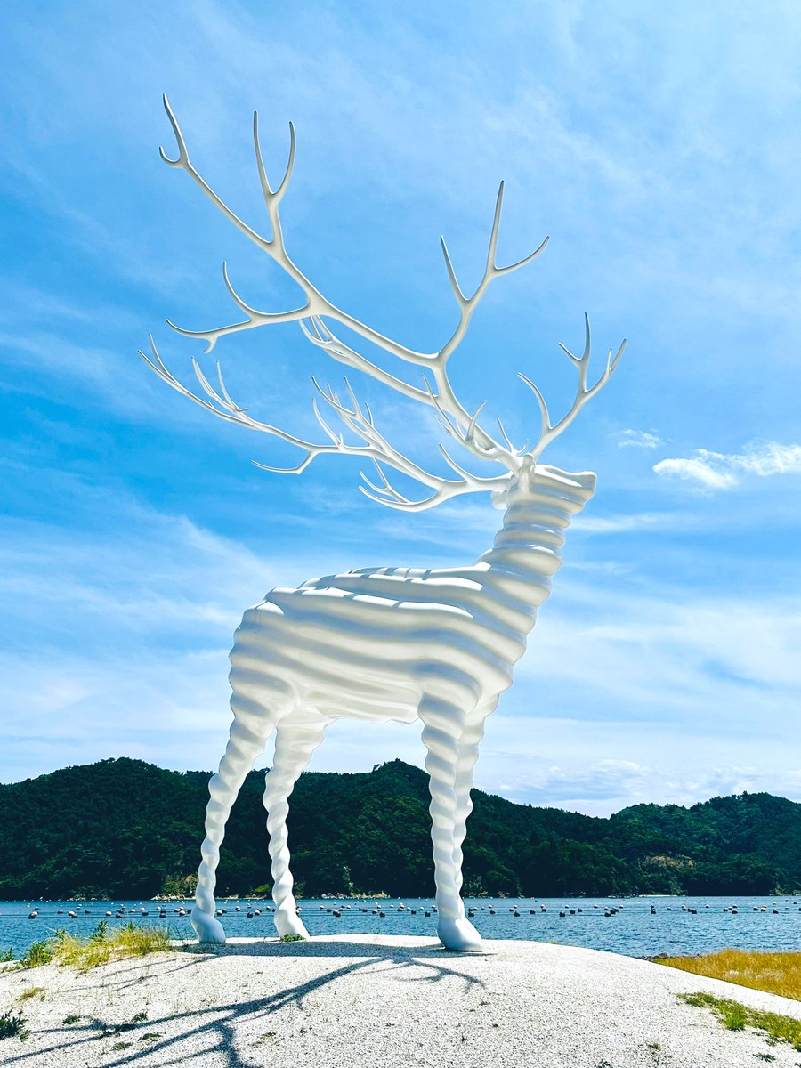 kk_923_Jin's tweet image. 誕生日の思い出✨📸✨
大安だったのに休み取れたのか連れて行ってくれた✨
暑かったけど綺麗な所だし幻想的だし、ずっと見ていられる気がした😊ピアノ可愛かった💕

#Reborn-Art Festival
#White Deer
#Microcosmos -Melody

2枚目はイメージ👀こんなに大きいの🦌