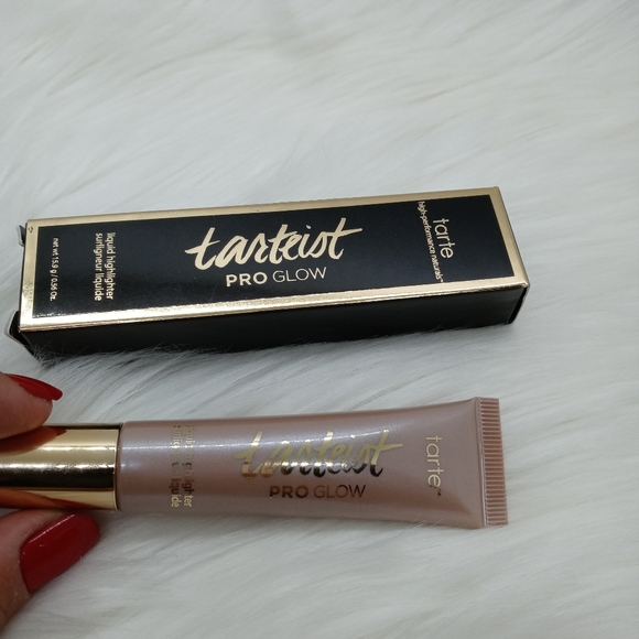 So good I had to share! Check out all the items I'm loving on <a href="/Poshmarkapp/">Poshmark</a> #poshmark #fashion #style #shopmycloset #tarinatarantino #hoka #tarte: posh.mk/p7R67wxfxBb