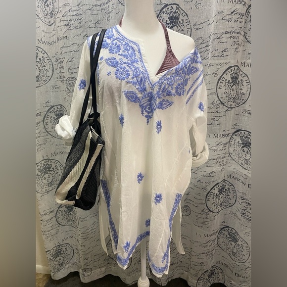 Coachandtrunk's tweet photo. So good I had to share! Check out all the items I'm loving on @Poshmarkapp #poshmark #fashion #style #shopmycloset #jackpot #betseyjohnson: https://t.co/xSCi7NTqqZ https://t.co/M67h3diJgI