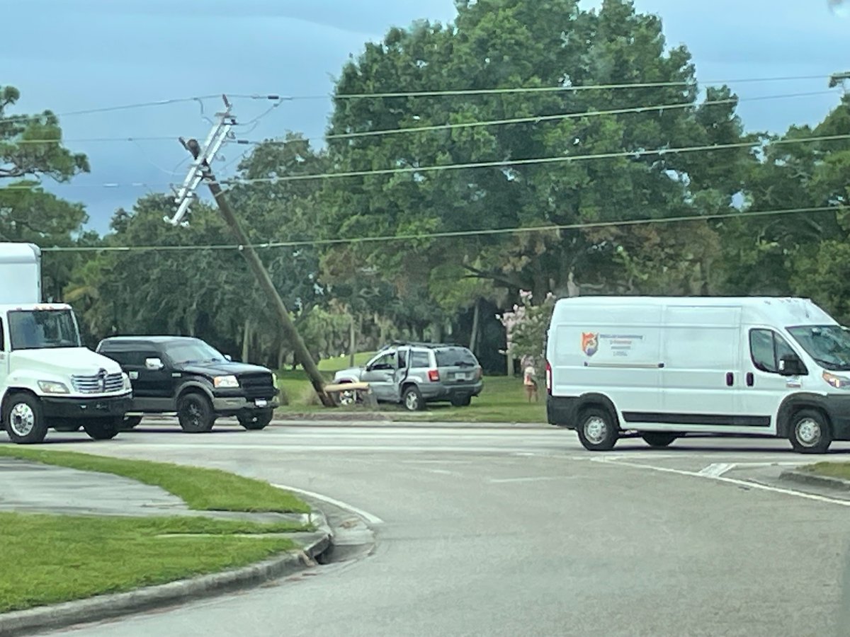 William S. Vélez tweet media