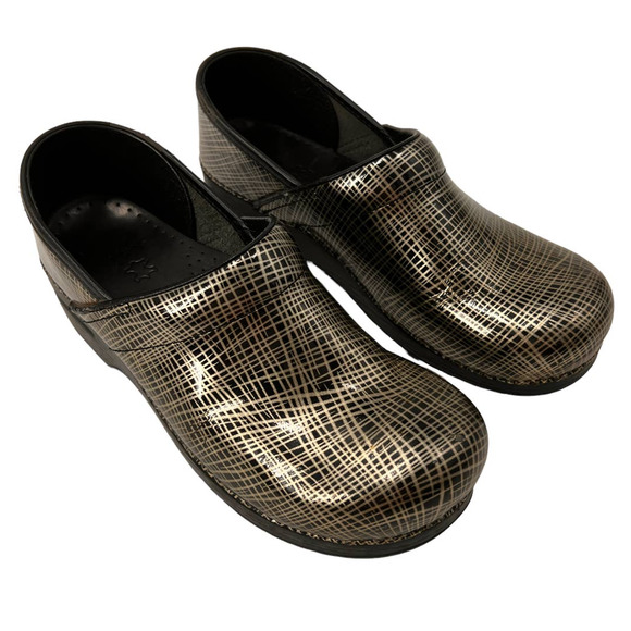 So good I had to share! Check out all the items I'm loving on <a href="/Poshmarkapp/">Poshmark</a> #poshmark #fashion #style #shopmycloset #dansko: posh.mk/Q2N0mTCfxBb