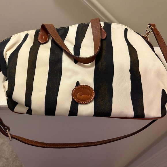 ShelleyB326's tweet photo. So good I had to share! Check out all the items I'm loving on @Poshmarkapp #poshmark #fashion #style #shopmycloset #dooneybourke: https://t.co/3PcLlbMyrZ https://t.co/1z9FfeDqSA