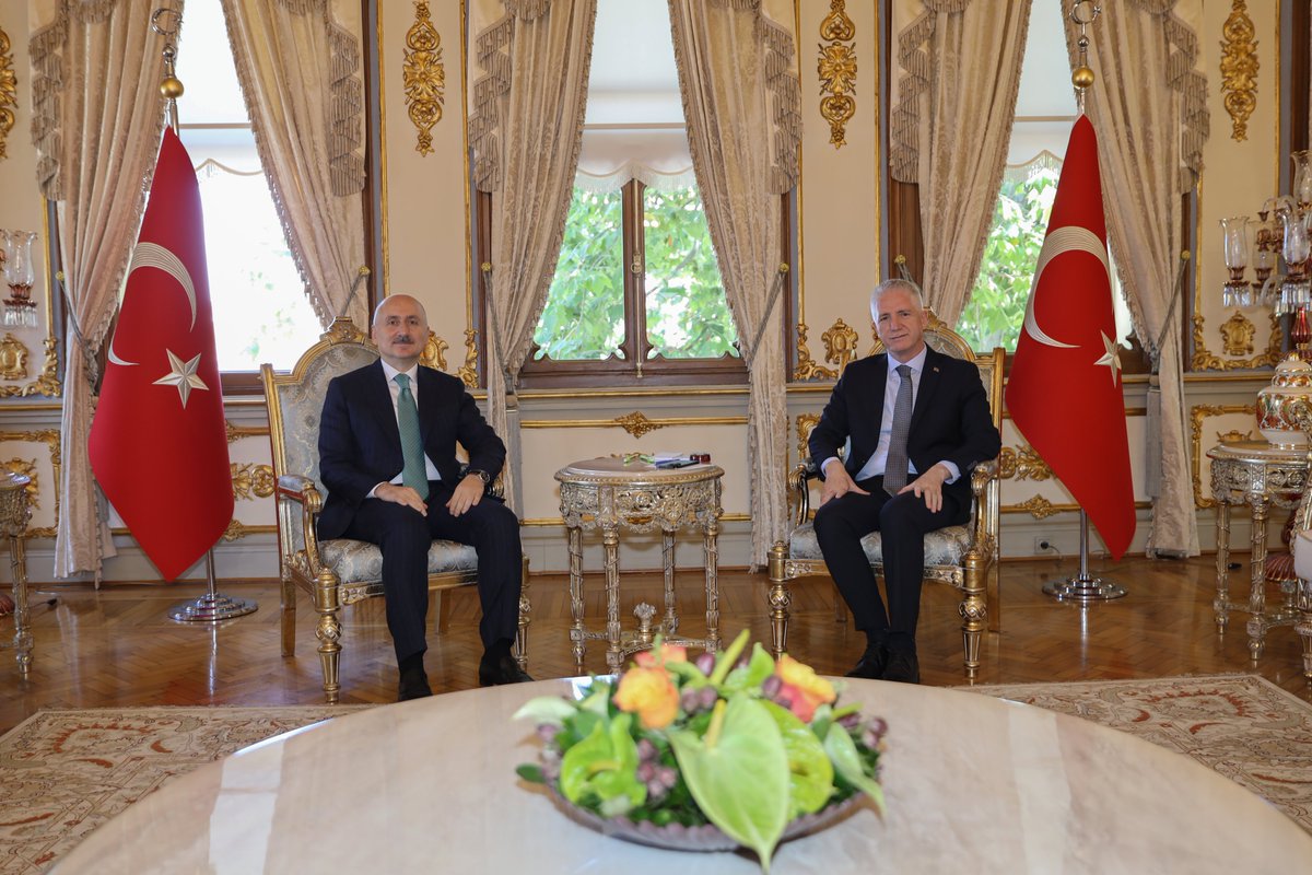 akaraismailoglu's tweet photo. İstanbul Valimiz Sayın Davut Gül beyefendiye hayırlı olsun ziyaretinde bulunduk.

Güzel İstanbulumuza değerli katkılarda bulunacak Sayın Valimize başarılar diliyorum. https://t.co/2PKhHhJySM