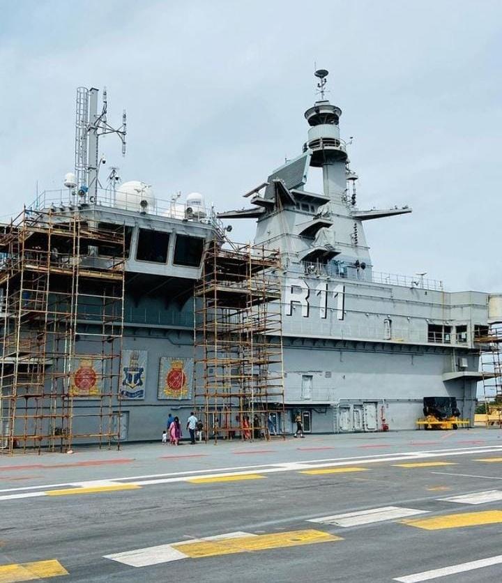 RAFIndia_'s tweet photo. It's Confirmed! 

Our first look at the MF-Star integration on INS (R11) Vikrant aircraft carrier of the Indian Navy. EL/M-2248 is a state-of-the-art active electronically scanned array radar design to detect and track both airborne and surface targets at long ranges. https://t.co/hMM1cjYkQT