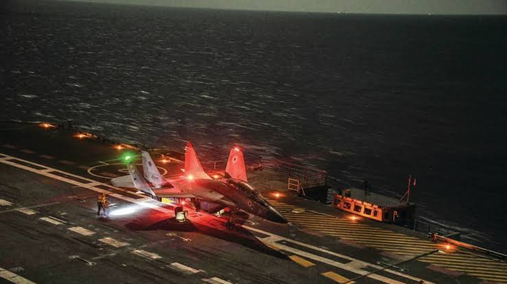RAFIndia_'s tweet photo. The integration of the radar will pave the way for INS Vikrant to acquire further certifications, allowing it to carry out complex operations and missions with full efficiency in all-weather conditions. https://t.co/UjVYboFxmh