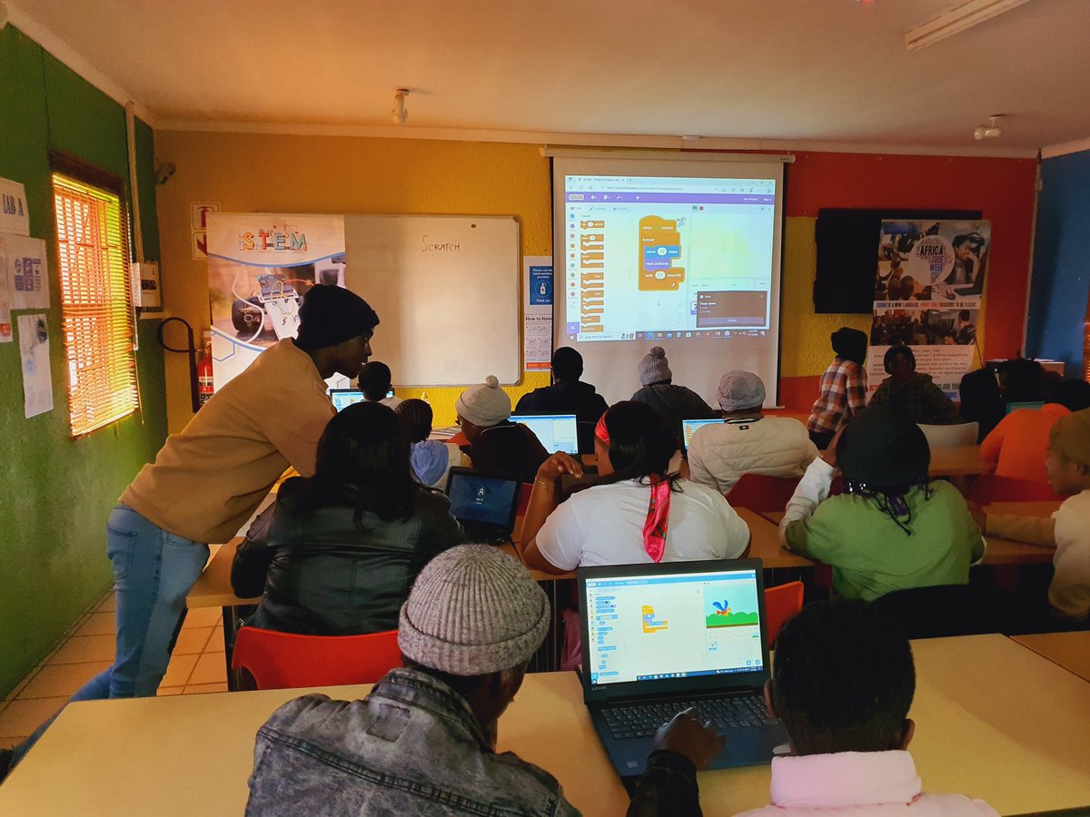 AfricaCodeWeek's tweet image. 🇿🇦 Happy International Nelson #MandelaDay! 
Our South African team @Siyafunda_ctc  has officially launched #ACW2023 and the #AfriCANCodeChallenge 2023, celebrating the opportunities brought by #digital literacy to foster #inclusion and social justice.

#AfricaCodeWeek