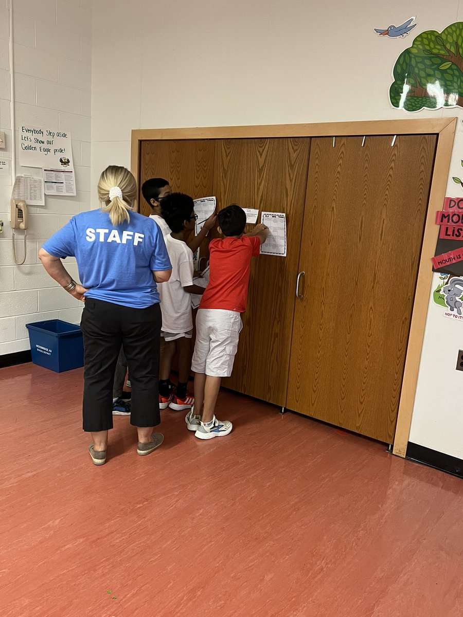 SarahiSamano's tweet image. Reading and writing practice with a scavenger hunt about the civil war! #LEAP2023 #teamwork #ELLs