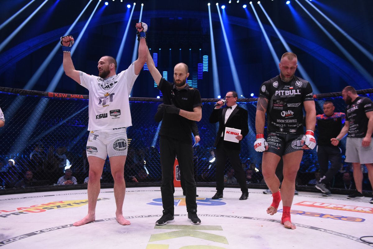 KSW_MMA's tweet photo. 1. #KSW43 def. Michal Andryszak
Wins the vacant KSW heavyweight title as a major underdog against Andryszak, a fighter with a 100% finishing ratio. https://t.co/FRXkuSMicb