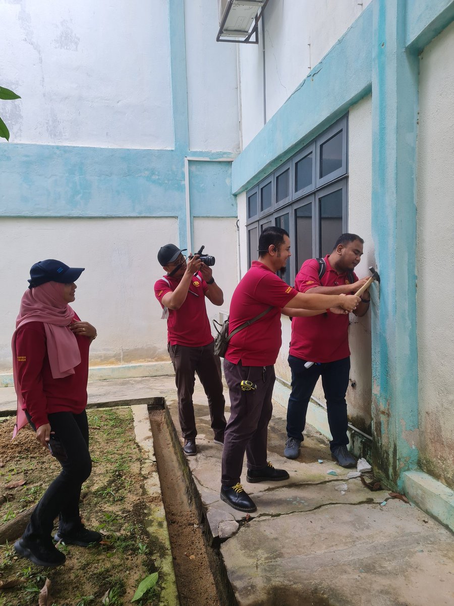 Pemeriksaan forensik struktur di bangunan Kolej Profesional MARA Branang, Selangor oleh pegawai BPFS bersama wakil JKR (D) Hulu Langat pada 18.7.23.
<a href="/CKASHQJKR/">C_KAS@JKR</a> 
<a href="/noreha_nordin/">Noreha Binti Nordin</a> 
<a href="/ronow7682/">Bernard Toides</a>