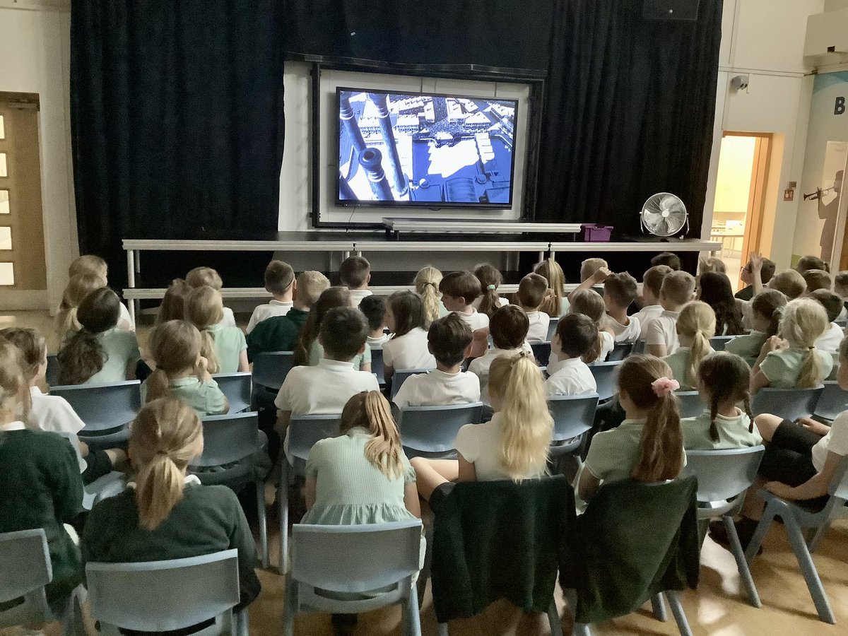 Acreheads7ST's tweet photo. To complete their guided reading topic for this term Year 3 are watching Charlie and the Chocolate Factory this afternoon 🎥🍿🎦 #reading #english #acreheads #year3 https://t.co/DDjpqI1NVP