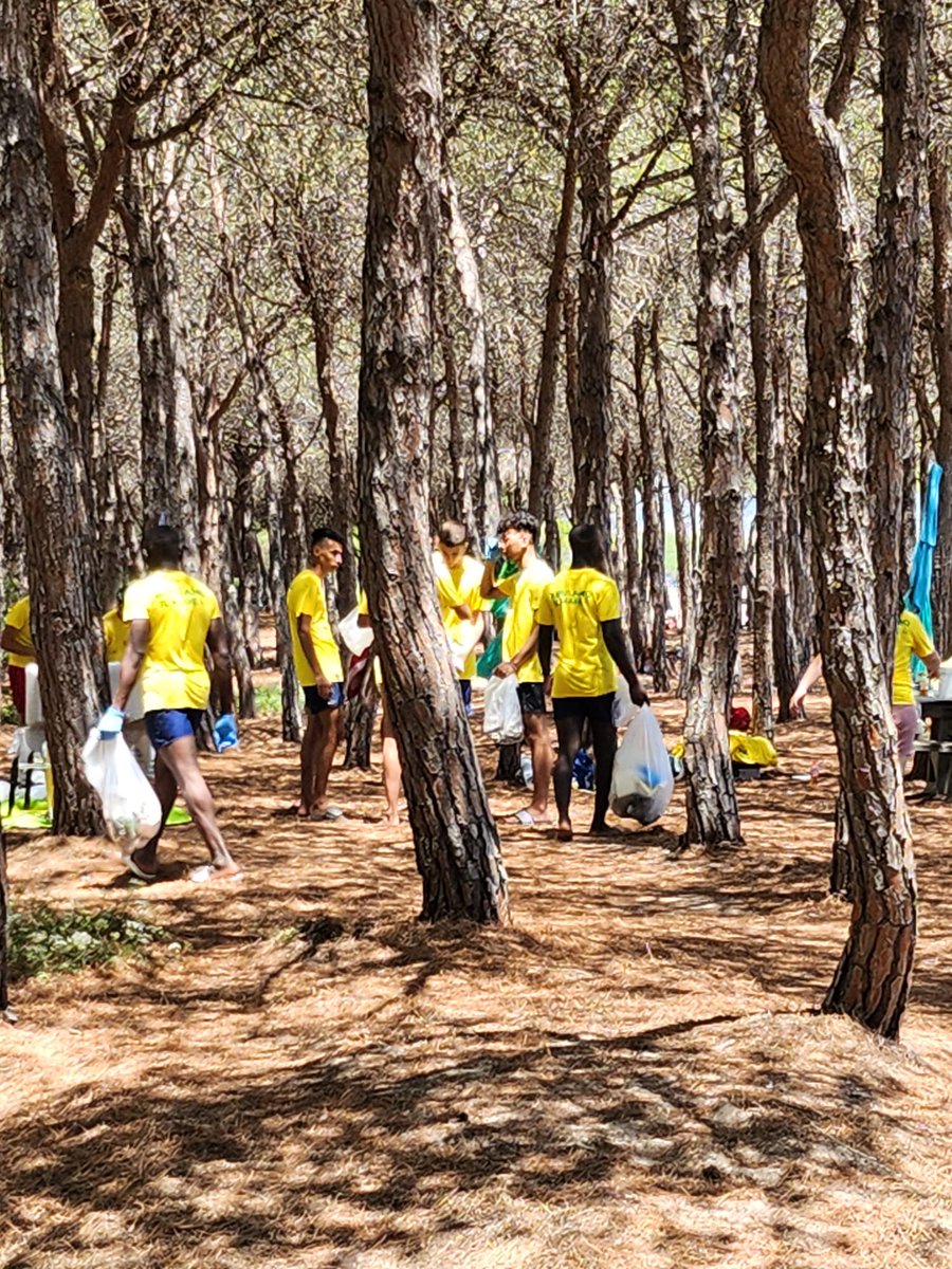 📷 Ripuliamo il mare! 📷 Grande successo per la giornata di sensibilizzazione ambientale e di pulizia della spiaggia e del mare. Raccolti oltre 20 chili di rifiuti, a farla da padrona sempre la plastica.