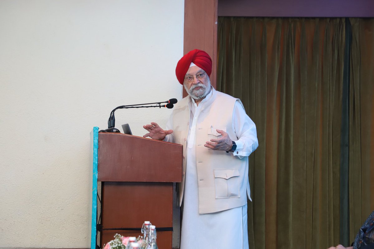 HardeepSPuri's tweet photo. Delivered the keynote address in the session at 2023 edition of Connect Karo 2023, which brings the brightest minds together to deliberate on the future of India’s urban planning, as India aspires to become ‘Viksit Bharat’ by 2047 driven by leadership of PM @narendramodi Ji https://t.co/xk65XuNXhS