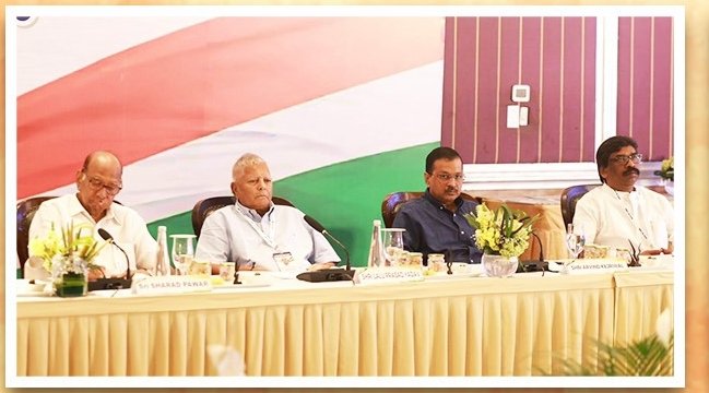vijaygajera's tweet photo. Arvind Kejriwal came to fight against corruption and is now sitting next to Lalu Prasad Yadav!

Irony just died! https://t.co/HkpyQ66Gnm