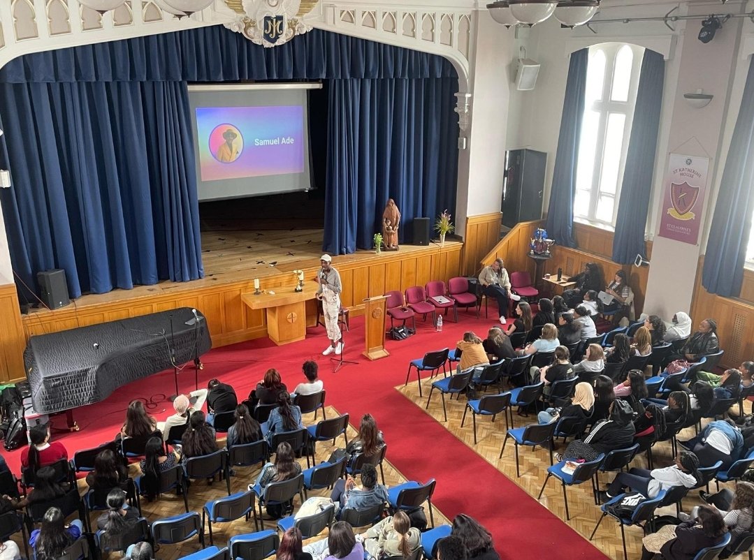 SamuelAde_'s tweet photo. Will never get tired of doing this, loved speaking @stclaudinesnw10 earlier, thank you for having me and a big thanks to  @StartbookApp for the invite. https://t.co/LuEZKWpaYK