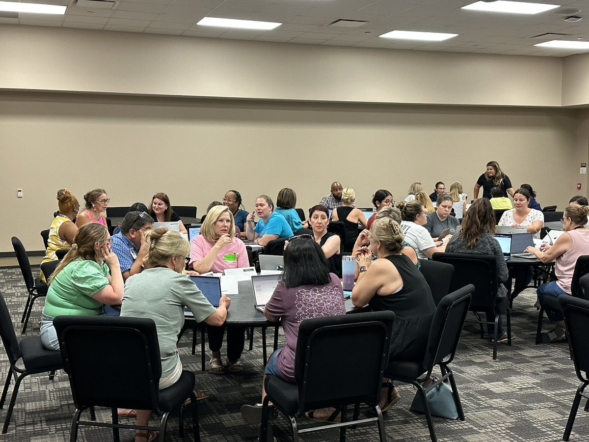 Had a great day yesterday sharing innovative ideas around Personalized Learning at our annual UNconference! Love this format and love to see educators engaged in deep conversations about teaching and learning! TY to all who came and collaborated with us! #KleinFamily #summerPD 😎