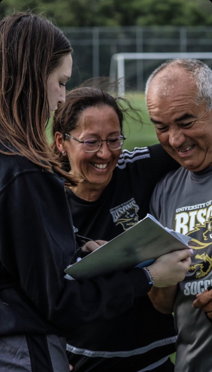 umbisons's tweet photo. @bisonswsoc is back on the pitch for training camp! 🤘

#HornsUp🤘 #WeAreAllBisons https://t.co/RMXkht1j4A